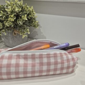 Estuche Escolar Artesanal Modelo Simply Rosa – Una Cremallera, Estructura Rígida y Forro Certificado