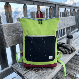 Mochila Impermeable - Modelo Urban KODURA Verde fluor Artesanal | Resistente y Duradera