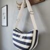 Bolso con estampado a rayas